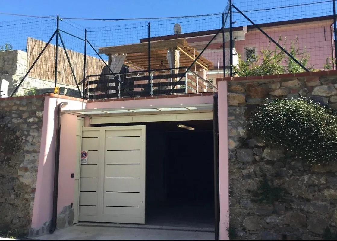 Casa Vacanze La Villetta Tra Cinque Terre E Versilia Ameglia Italien